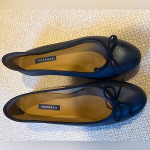 Margaux Classic navy ballet Flats with black trim size 39